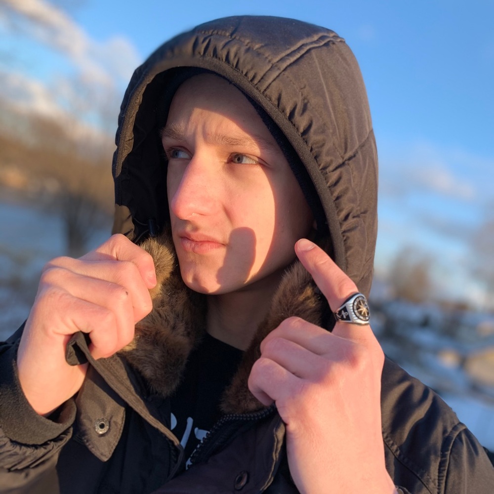 Meet your Posher, Simon